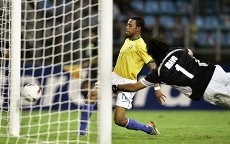 robinho scores second